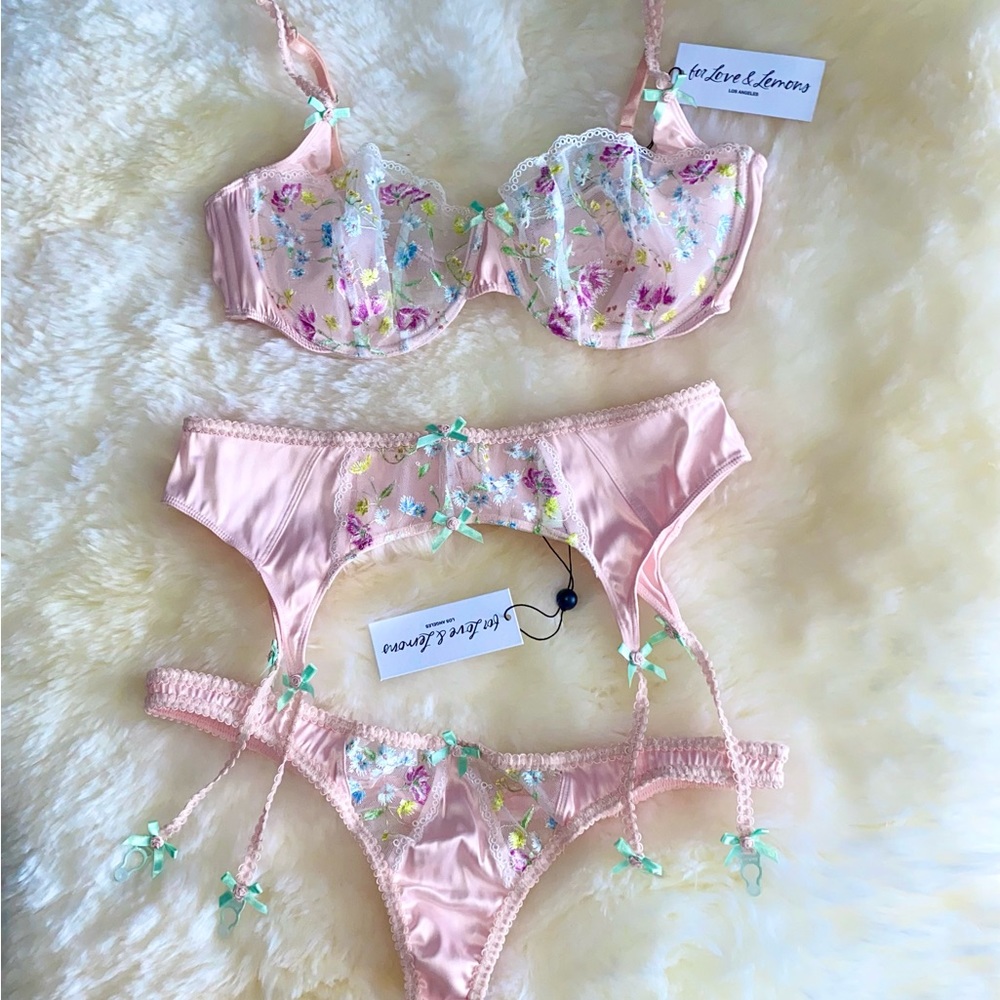 New FOR LOVE AND LEMONS Full Lingerie Set